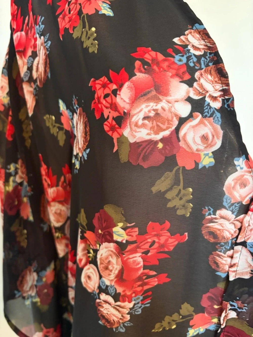 #658 Women's Floral Sheer Kimono Cardigan - Black with Red & Pink Roses - Picture 2 of 8